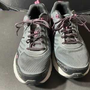 Women's  New balance Running Shoes. 573 all terrain athletic shoe.
